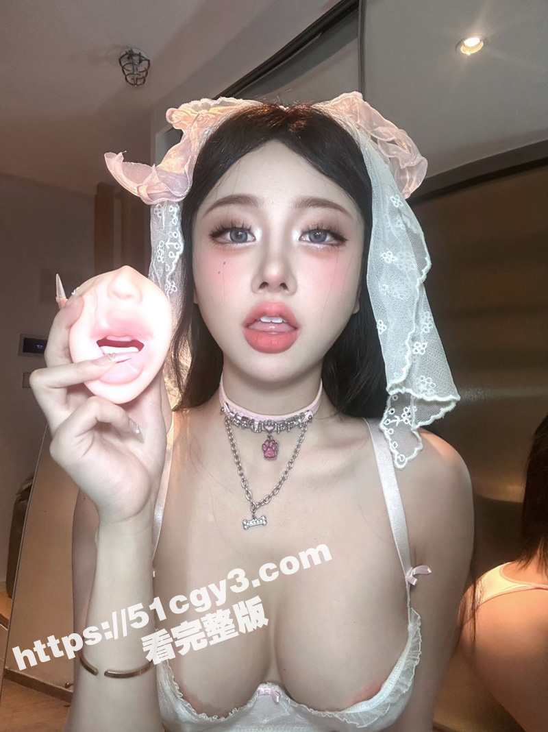 抖音20W粉丝女网红相关图片