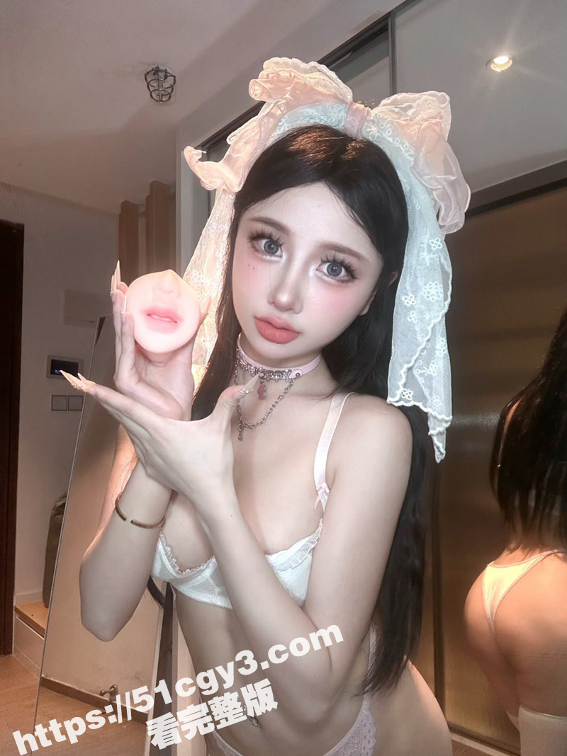 抖音20W粉丝女网红相关图片