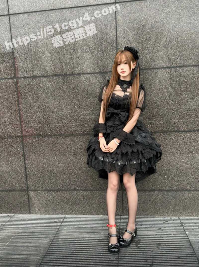 B站美女网红 猫小娴 最新2000元提督福利 开档黑丝白虎嫩穴一线天跳蛋自慰高潮！