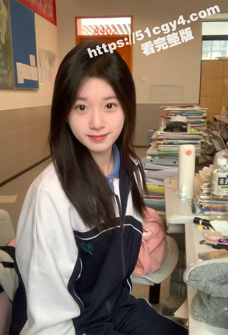 四川巴中02年嫩妹 陈佳钰 出轨裸聊视频被绿帽男友曝光 极品小母狗各种抠穴假屌自慰