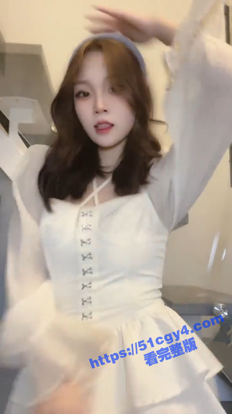 抖音风少女家中全裸骚相关图片
