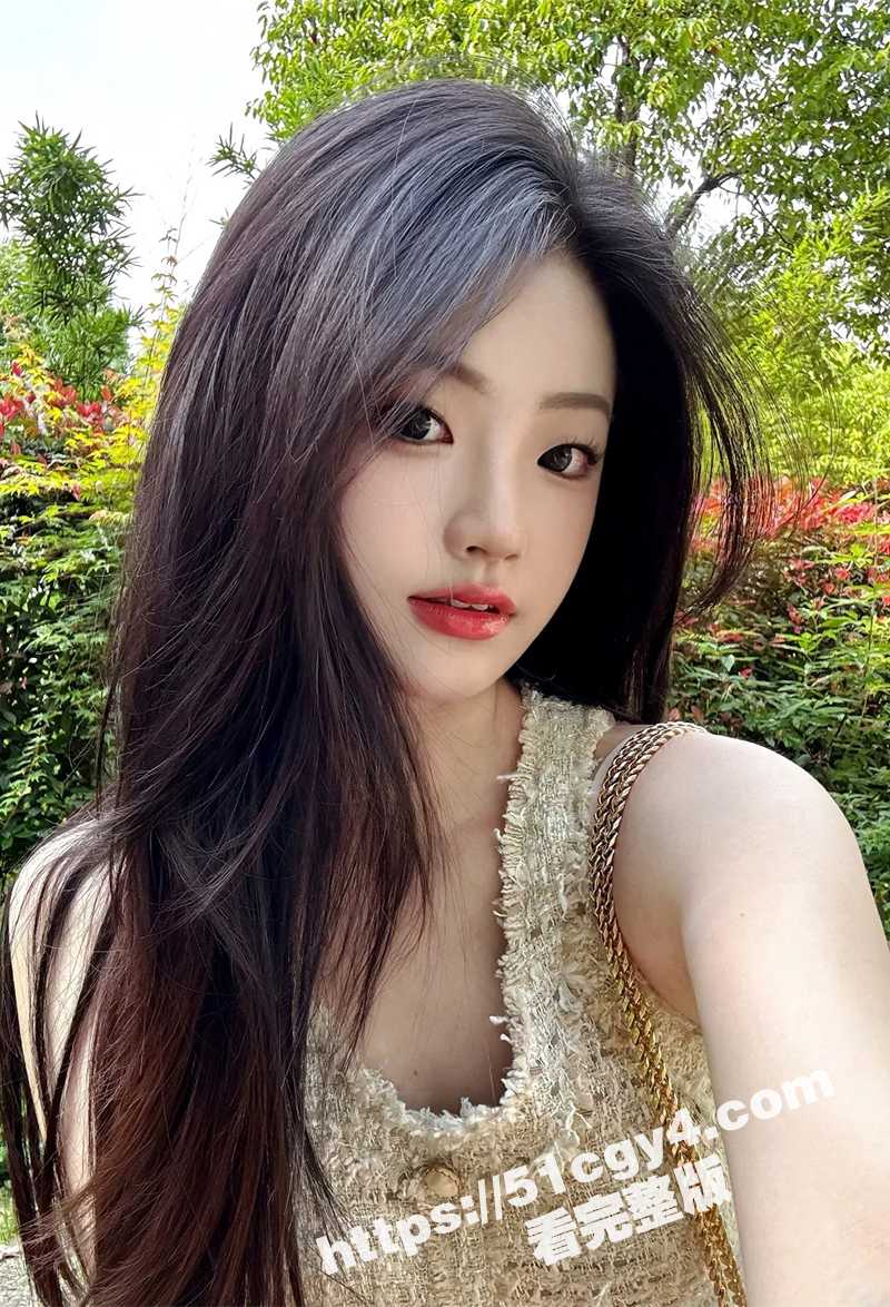 小红书美女博主 fK相关图片
