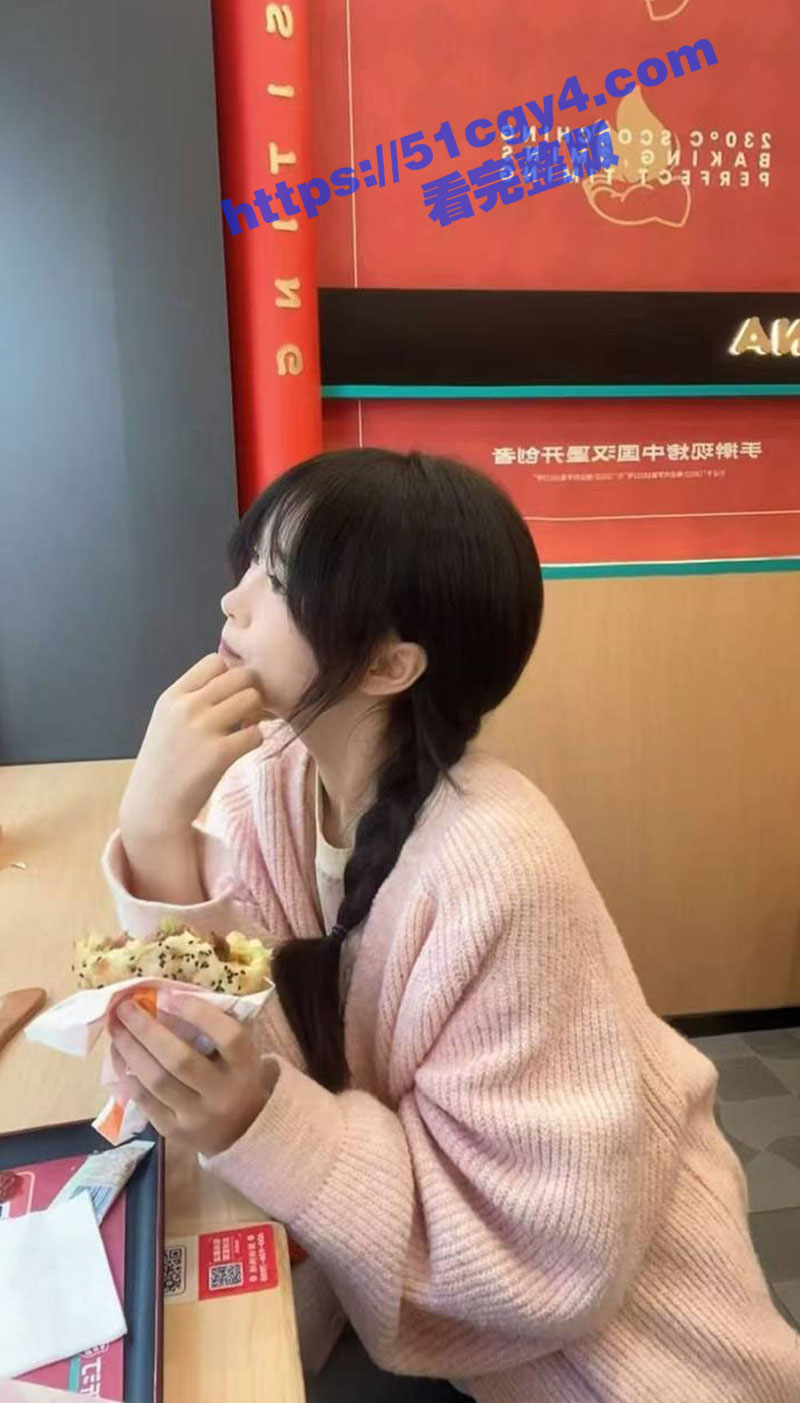 推特极品嫩妹 糖糖 相关图片
