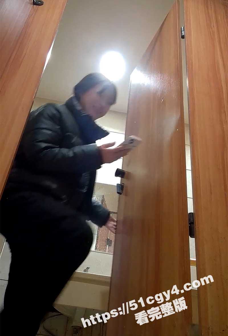 厕拍大神 魔手外购 商场女厕最新高清偷拍视频 超多美少妇小姐姐 脸逼同框放尿特写