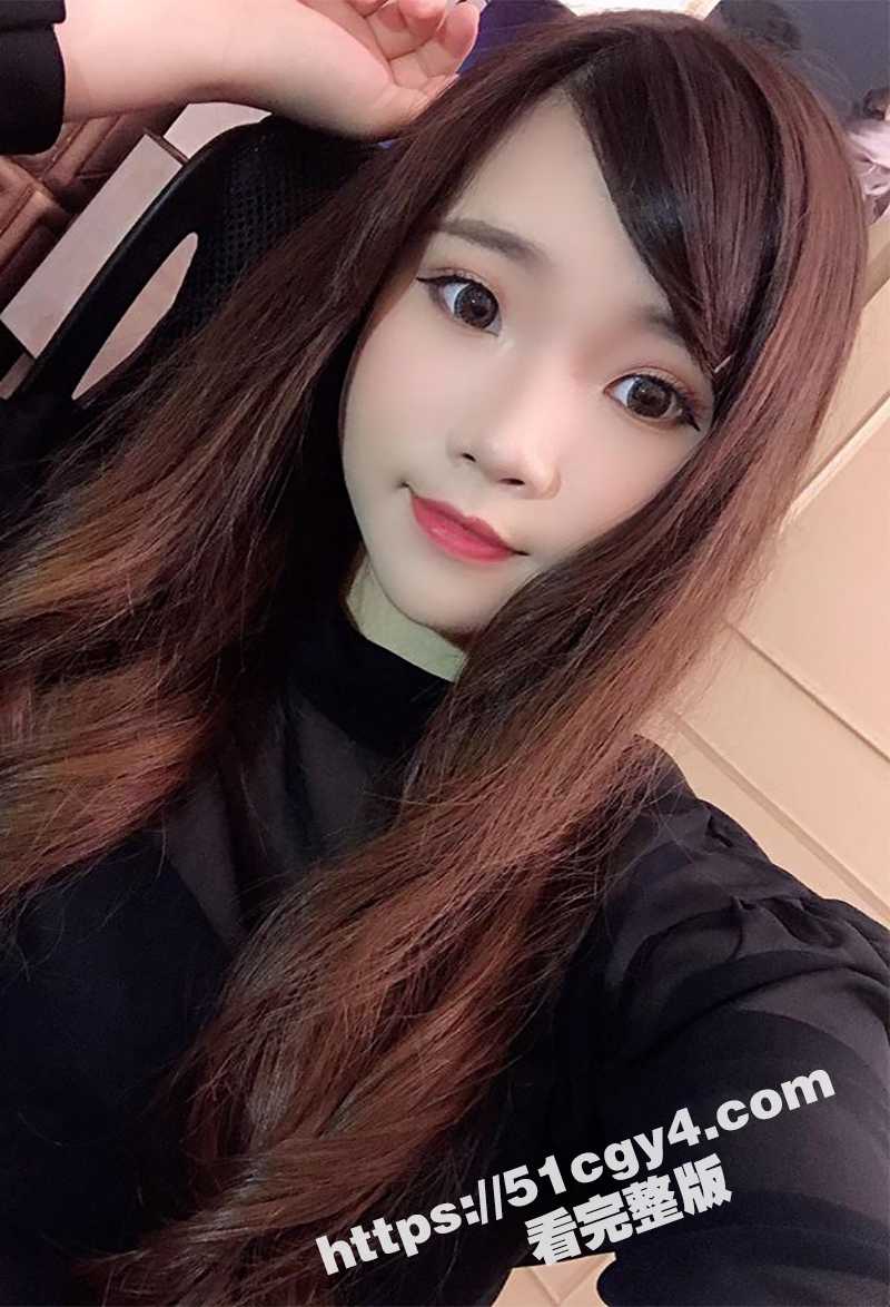 台湾情侣泄密 D奶学妹性爱视频被曝 无套打桩妹子疯狂淫叫 馒头蜜穴被操的红肿外翻