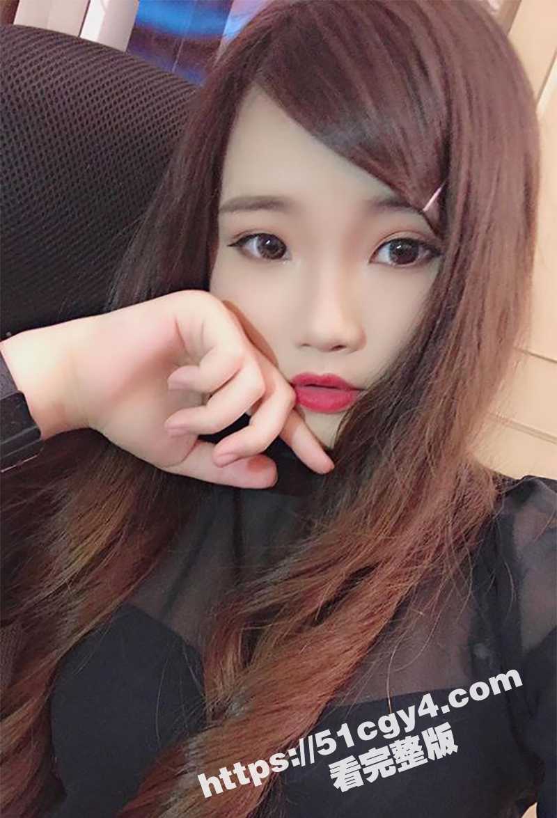 台湾情侣泄密 D奶学相关图片