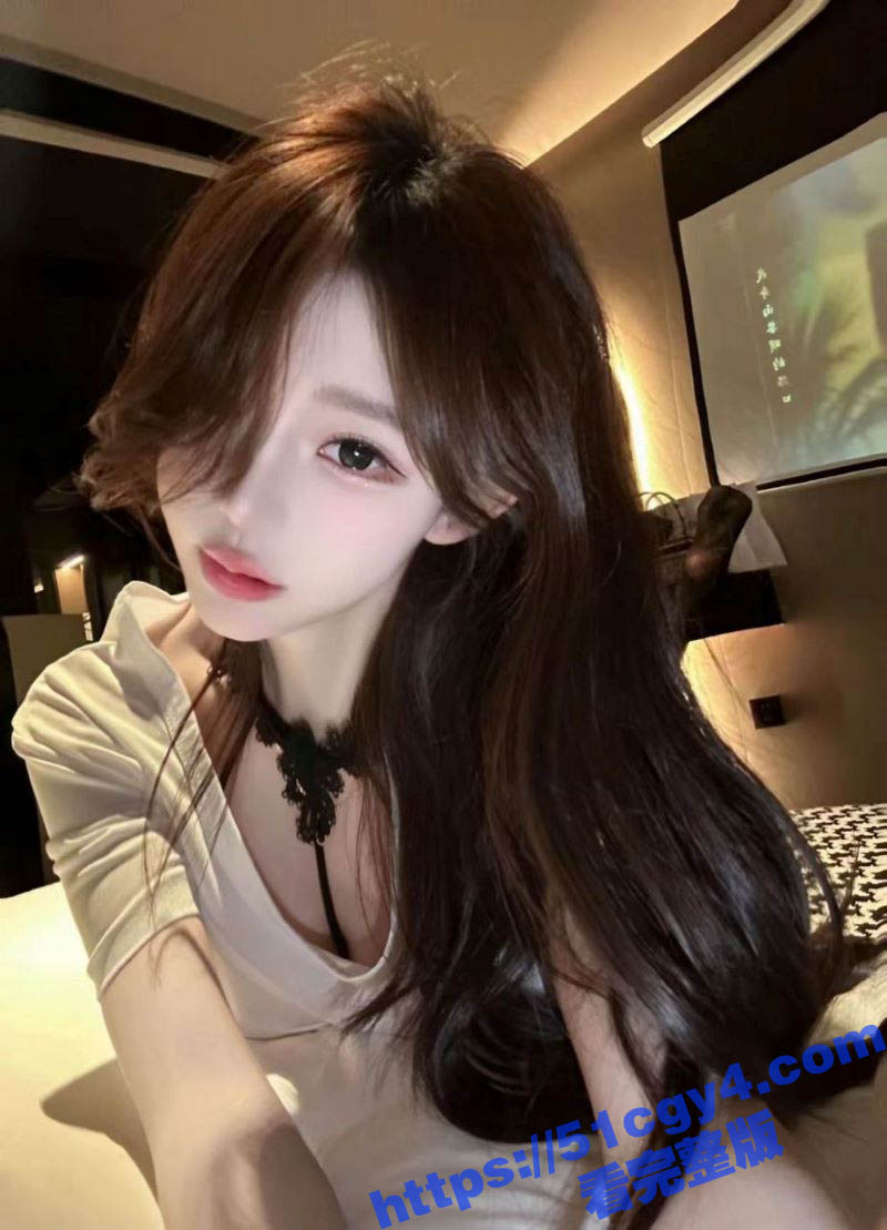 长腿高颜值女神性爱私相关图片