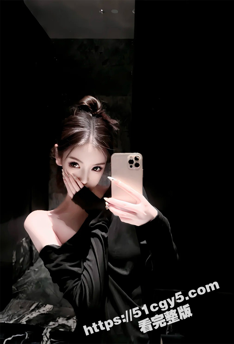 高颜值美女疯狂舔屌 相关图片