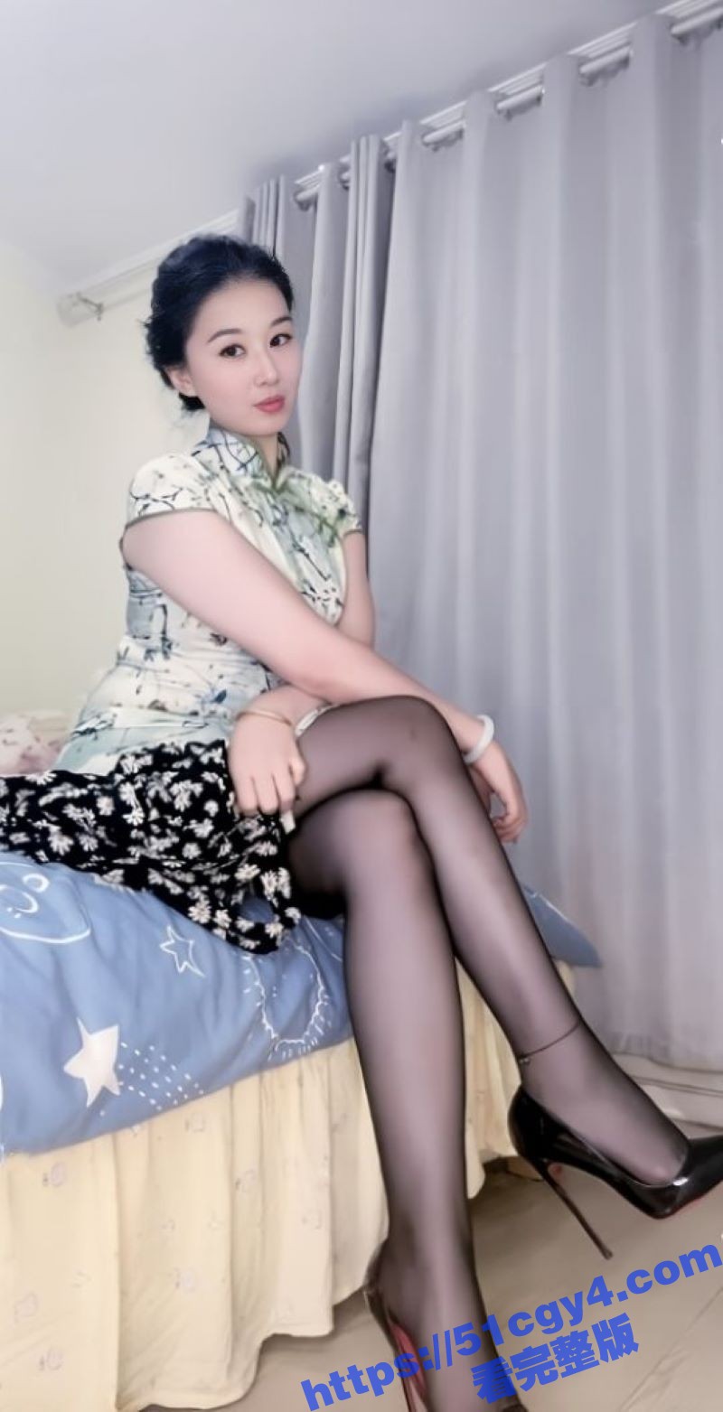 北京婊子老师 高淑芳 性爱视频流出 因身体饥渴约遍无数大屌 转战国外和黑人激情啪啪！