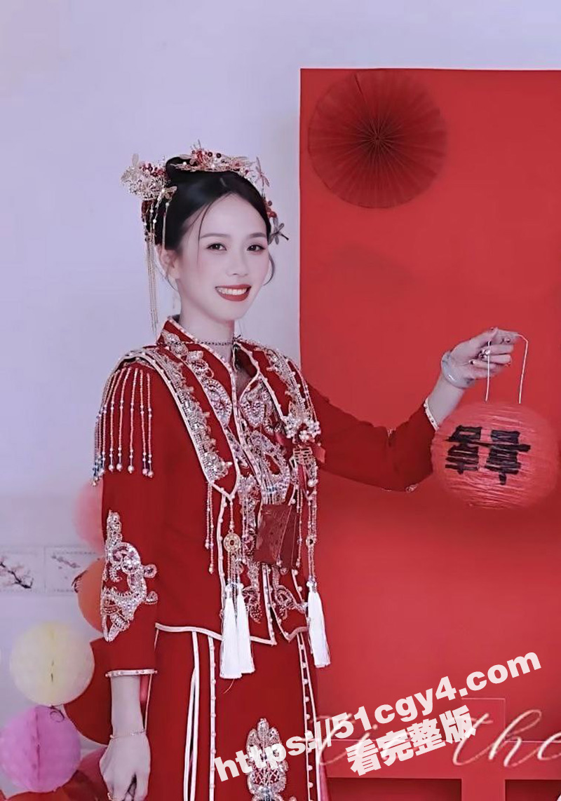 福建莆田骚浪人妻 方晶 卫生间对镜揉搓骚穴 和网友裸聊视频曝光！