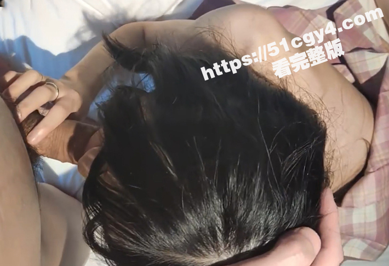 醉酒学生妹被男友带到酒店开苞 青涩少女口技生疏 无套后入口爆吞精 成功踏上母狗之路