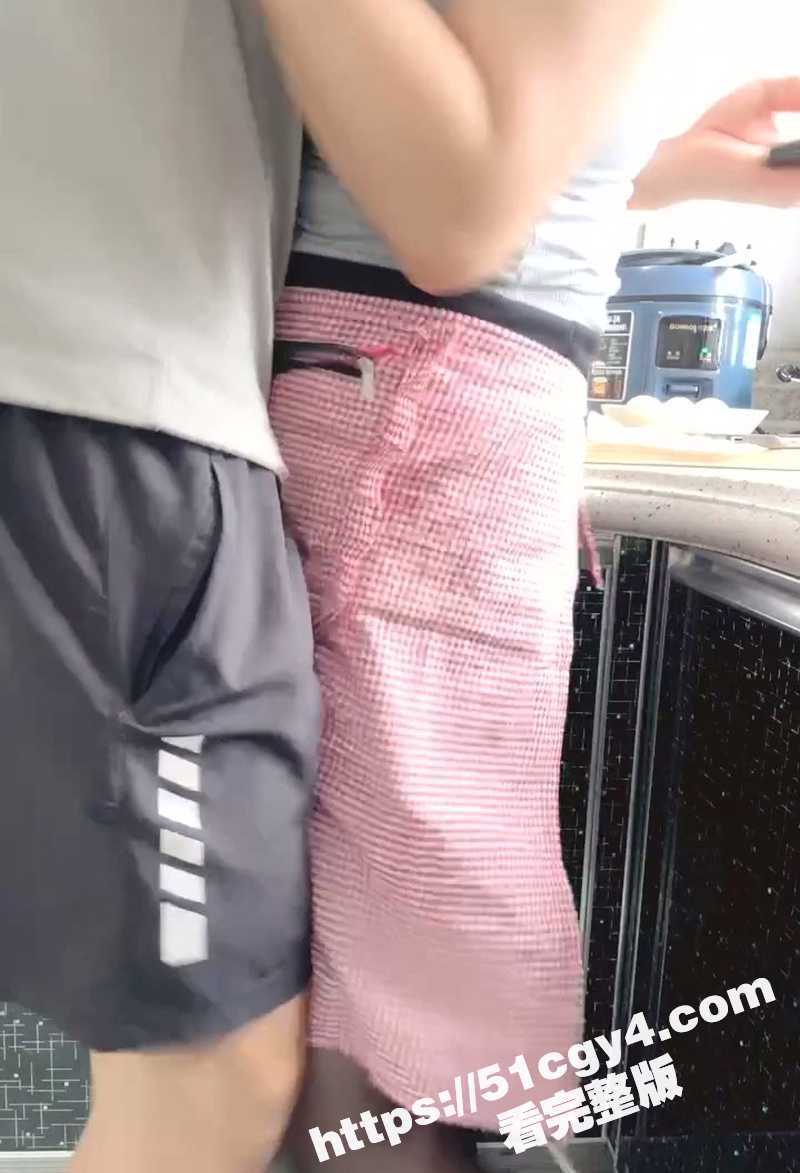 叔嫂厨房上演乱伦大戏相关图片