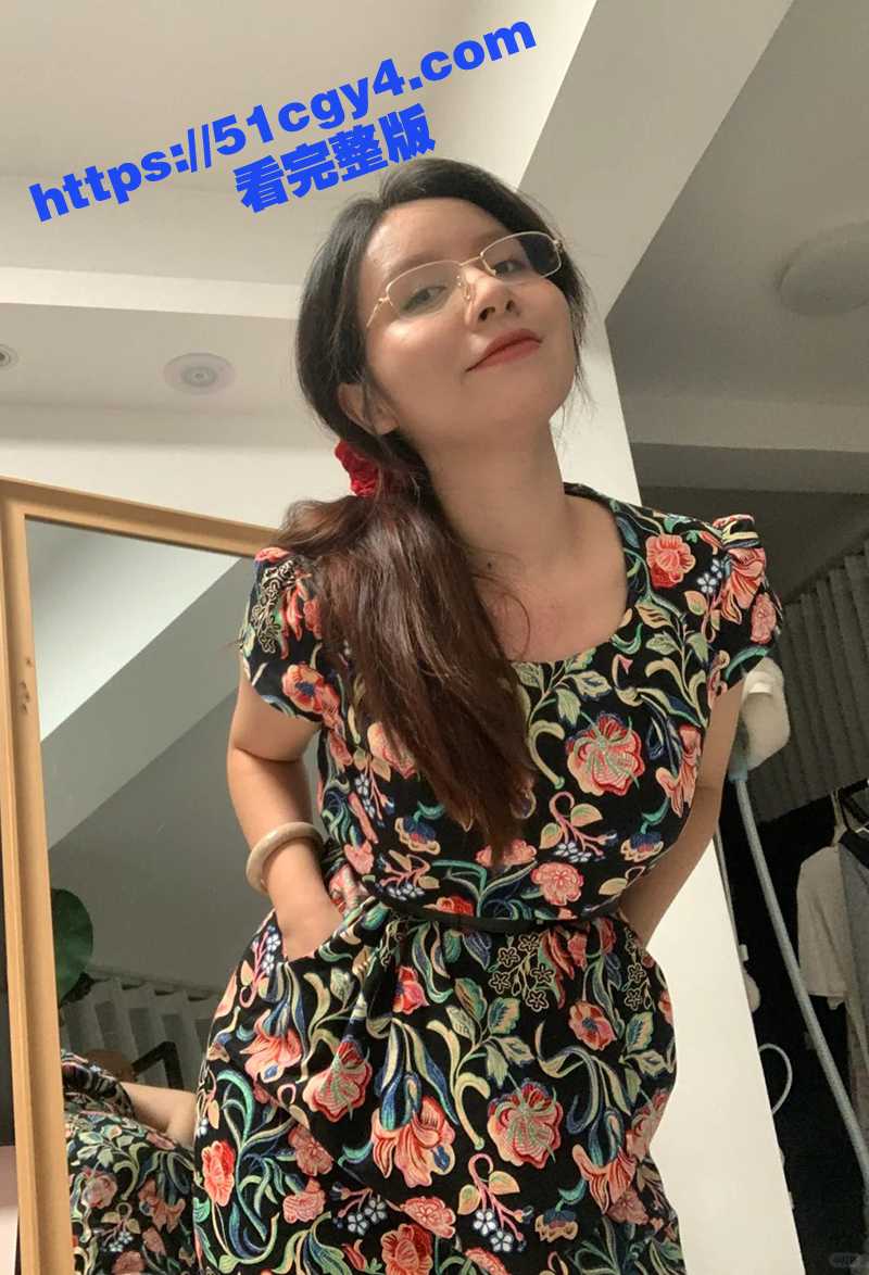 叔嫂厨房上演乱伦大戏 大屌男强插巨乳嫂子 饥渴少妇主动骑乘 淫水小穴终被操服！