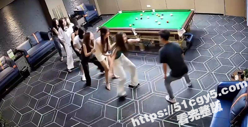 揭秘台球厅富哥的隐藏相关图片