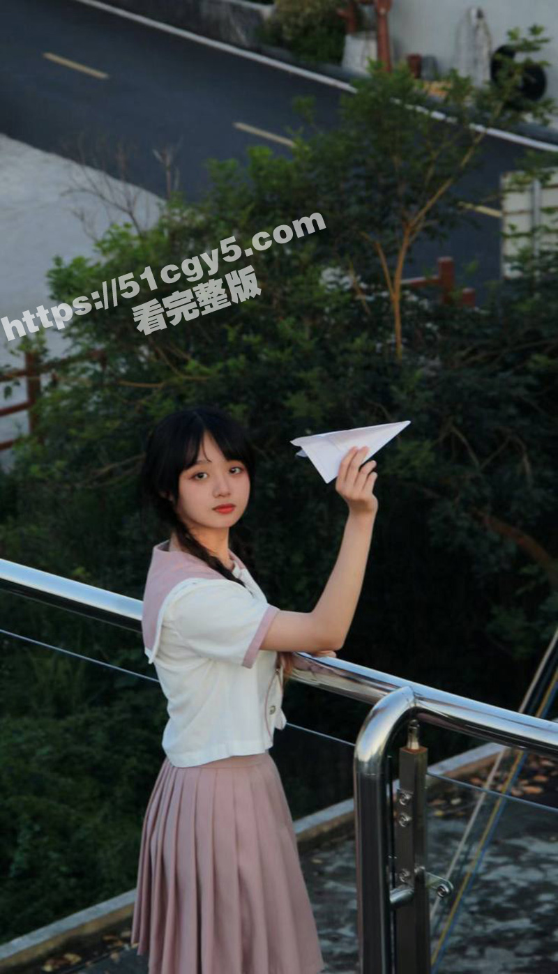 女大学生被男友带到酒相关图片