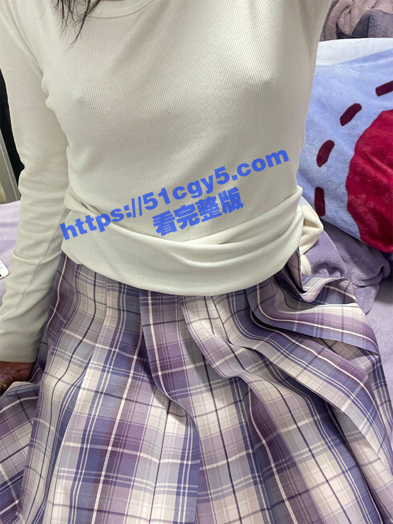 极品反差女大学生 学校宿舍抠逼自慰 揉搓小穴汁水泛滥！