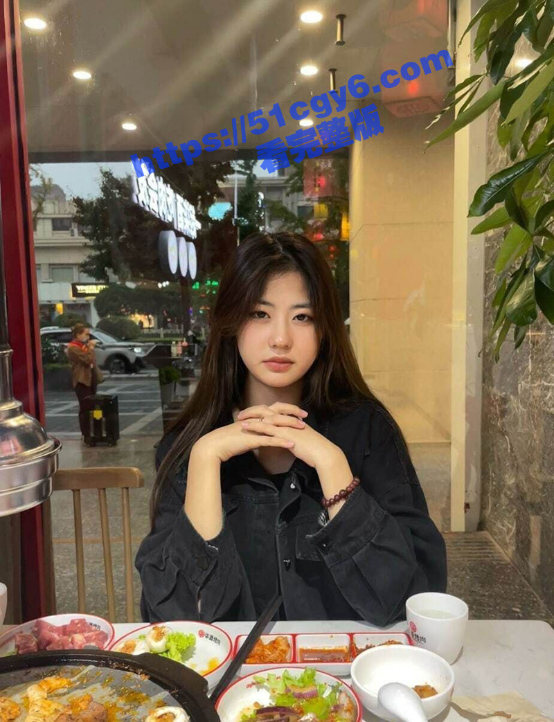广东美妇偷情实录 巨乳母狗口交舔屌 暴力中出无套内射 数次缠绵彻底征服美艳教师