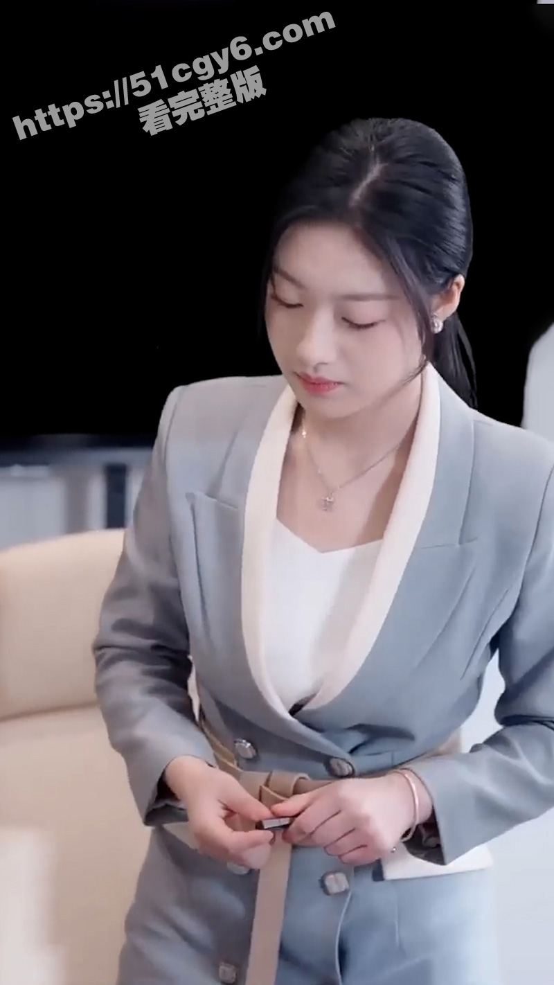 每日短剧《悔把榆木当玉珠》天才芯片设计师苏晴 却被养女苏玉珠窃取了她的心血 重生后苏晴觉醒决定反击！