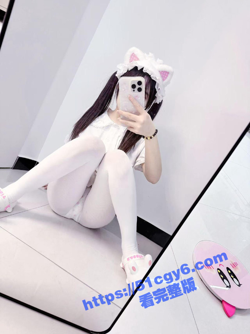 海角乱伦之D罩杯的一线天女儿 潜入房间强奸女儿 爆力抽插释放心中欲望