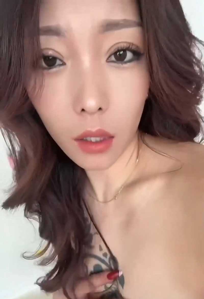 抖音性感网红 小梅 相关图片