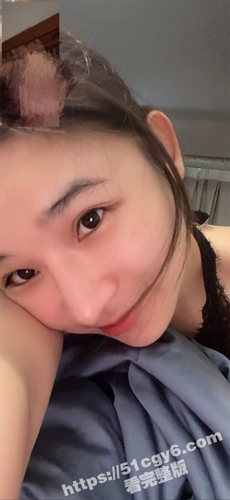 湖南极品少妇 吴侨雯 绿帽老公常年在外 淫妻在家与网友裸聊自慰 老哥要不先回家带孩子去做个亲子鉴定呢？