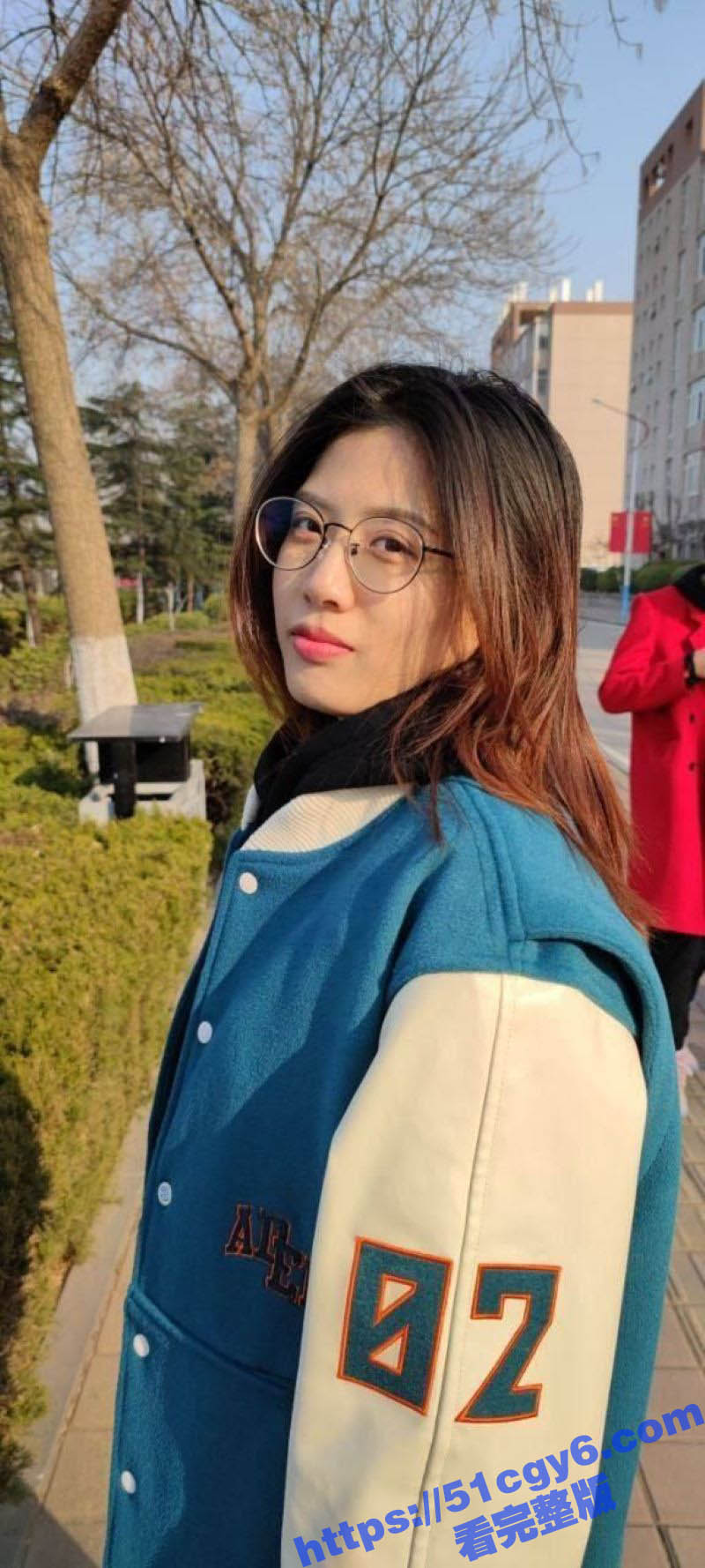 山东财经大学学姐 何丽颖 性爱视频被绿帽男友在换妻群炫耀流出 情趣黑丝反差十足！