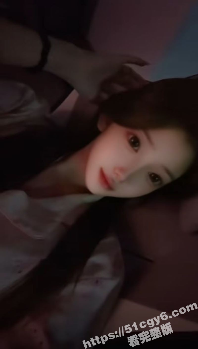 抖音网红嫩妹 困酱 相关图片