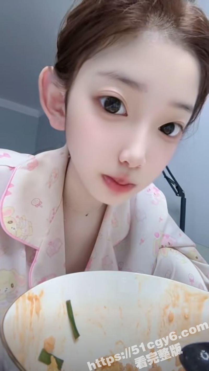 抖音网红嫩妹 困酱 相关图片