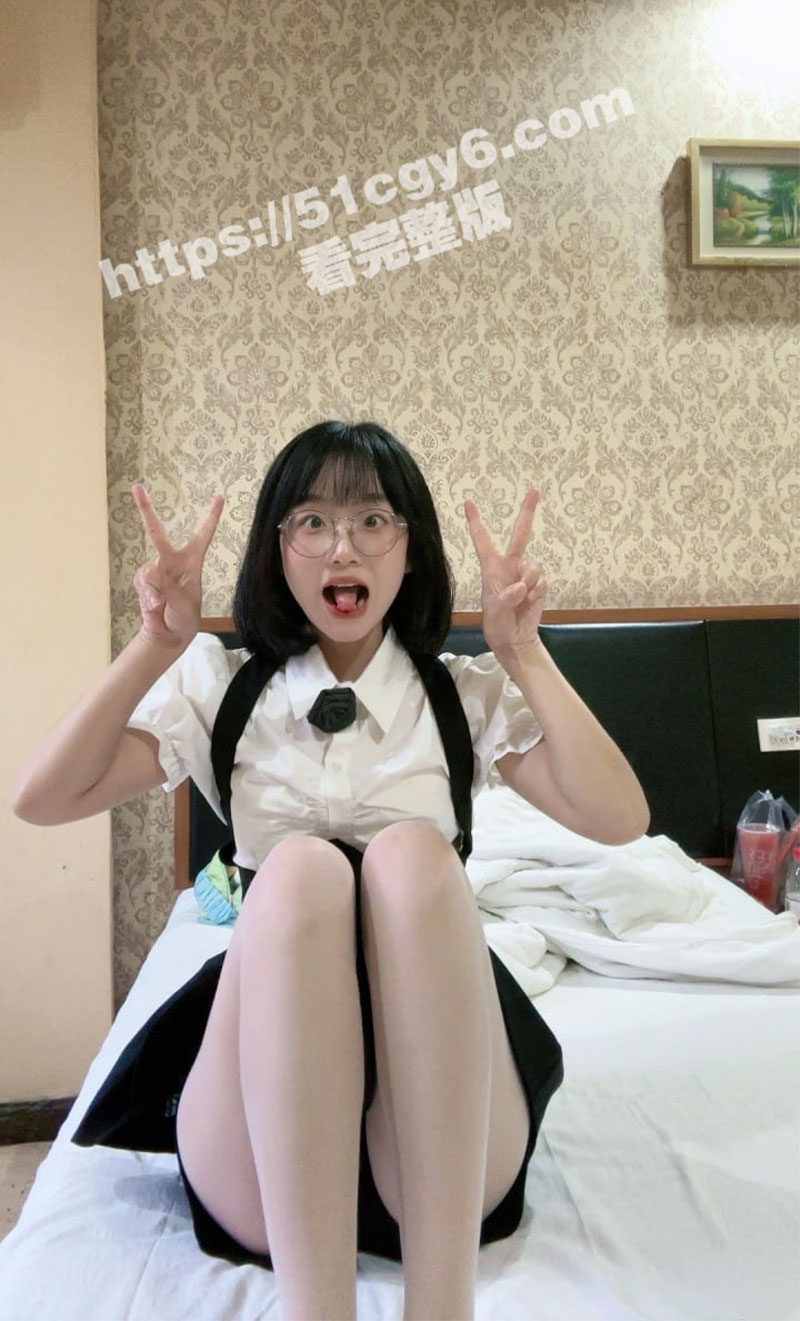 极品反差眼镜妹 可爱相关图片