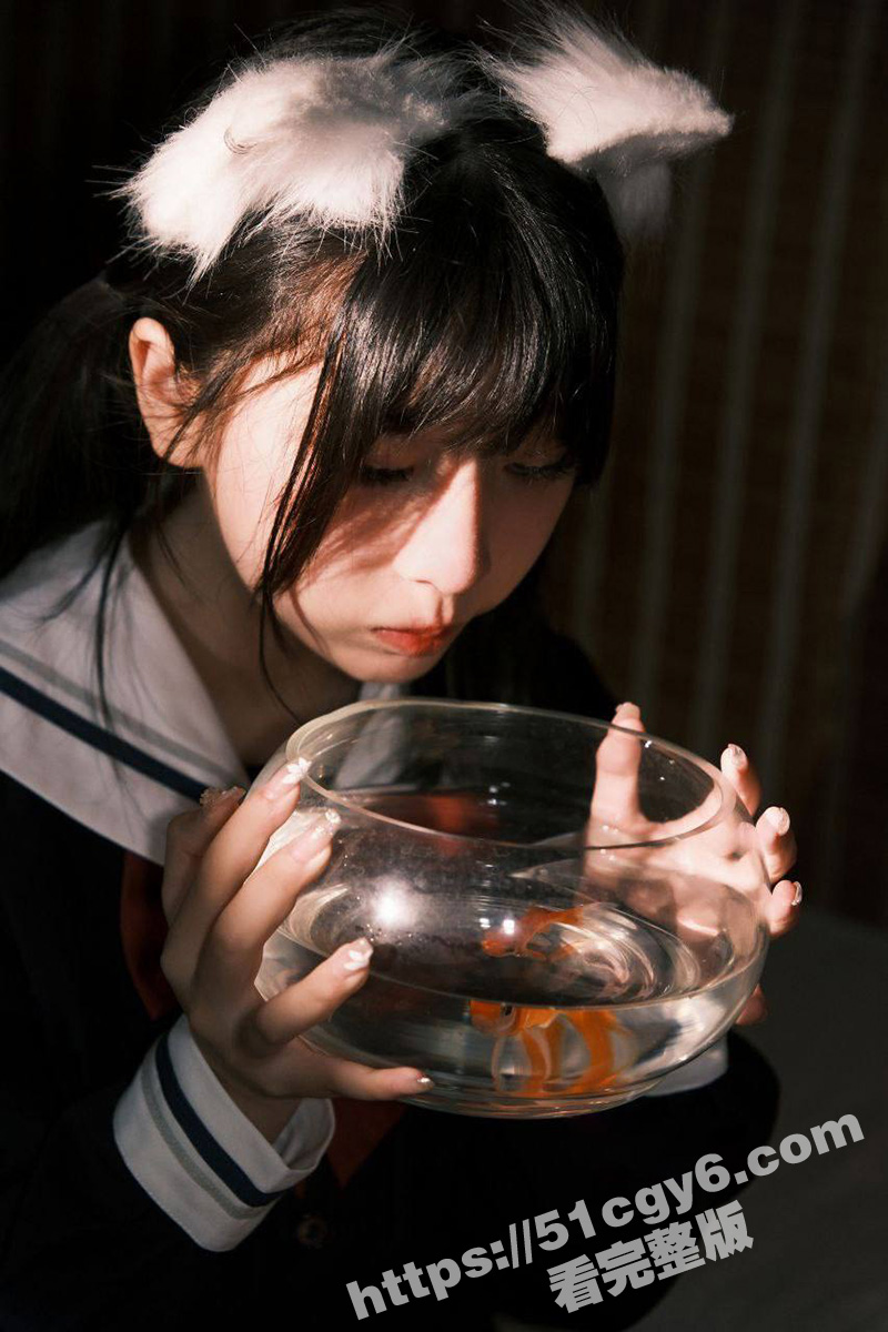 童颜巨乳女大学生 星相关图片