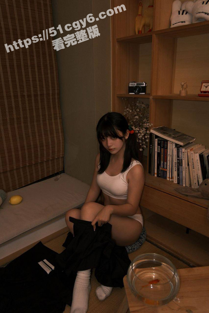 童颜巨乳女大学生 星相关图片