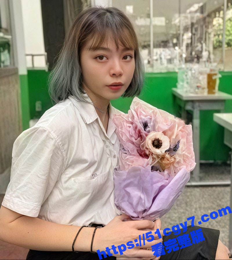 清纯短发美女 子瑜 相关图片