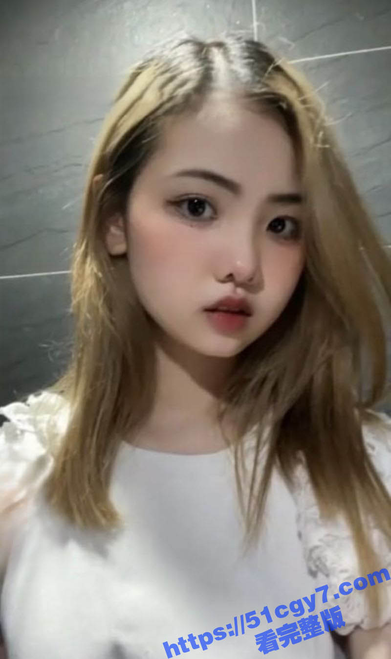 极品大眼萌妹与男友性爱视频流出 极品身材奶子粉嫩 后入蜜桃臀诱惑十足 母狗属性拉满！