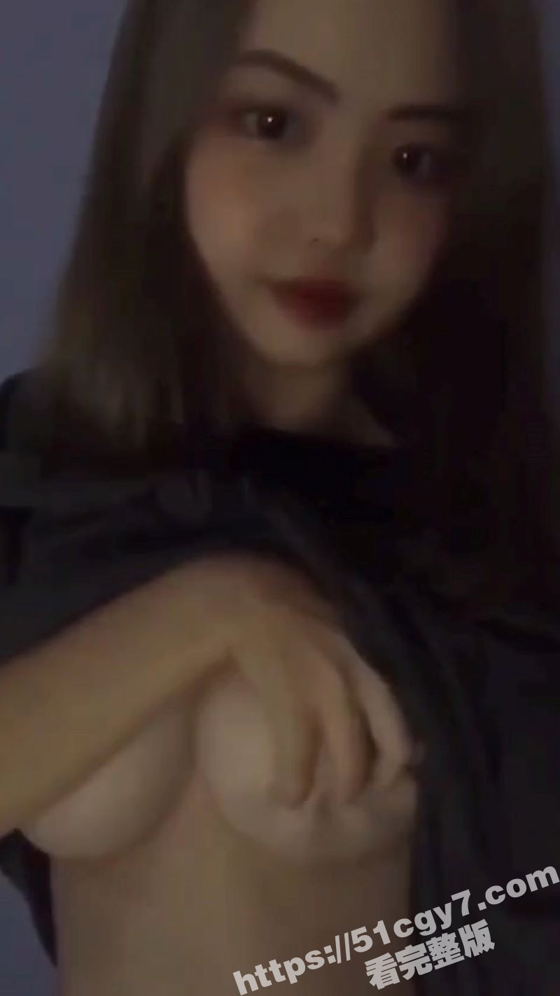 极品大眼萌妹与男友性相关图片