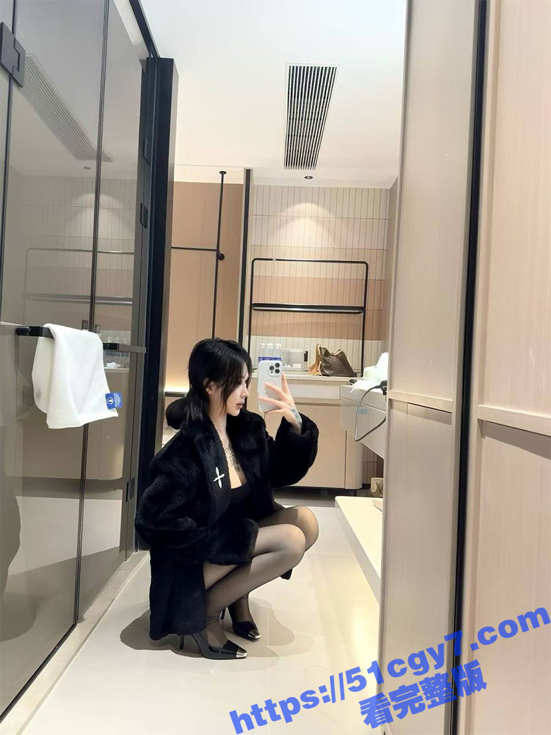 武汉极品反差婊 毛安相关图片