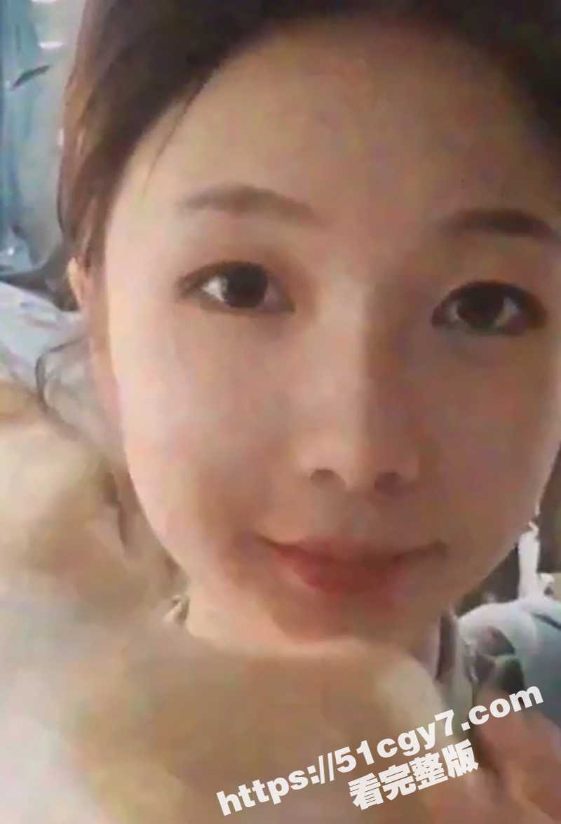 情侣露脸私拍泄密 知相关图片