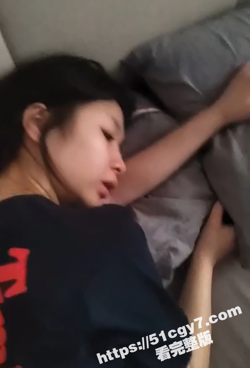 情侣露脸私拍泄密 知相关图片