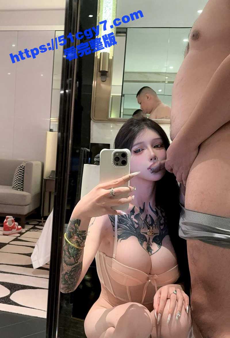 抖音童颜巨乳萝莉网红相关图片