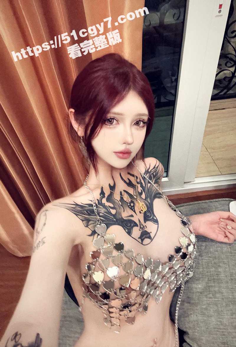 抖音童颜巨乳萝莉网红相关图片