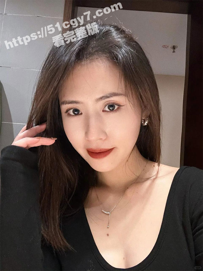 苏州极品御姐 李雨欣 在家寂寞难耐 找网友裸聊掰逼看穴 敏感蜜穴轻轻一碰就白浆横流！