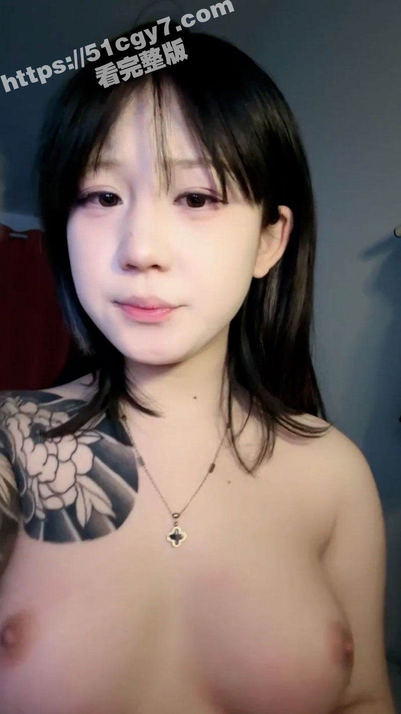 高颜值巨乳精神小妹 相关图片