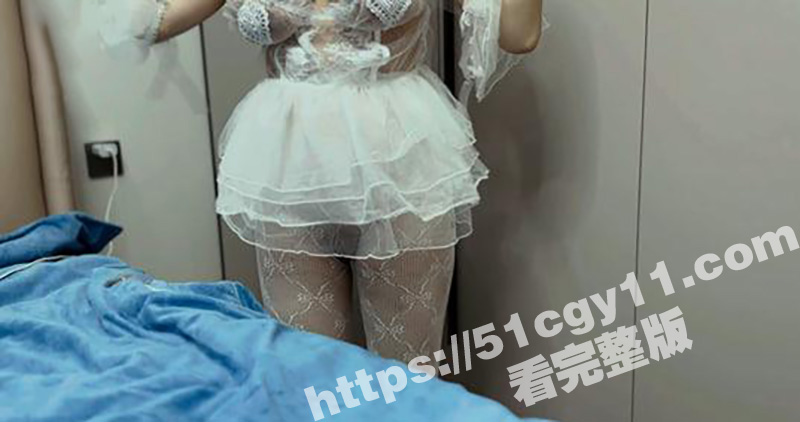 海角乱伦大神 姐姐的奶味 新作 幻想姐姐穿婚纱被操的样子 应该会很美吧！
