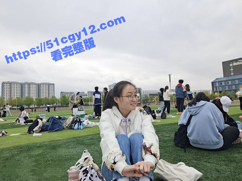 郑州旅游职业学院反差学生妹 林洁瑶 黑丝制服足交 女上位骑乘疯狂榨精 不雅视频被曝光！