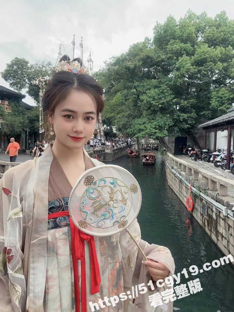 重庆财经学院反差母狗相关图片