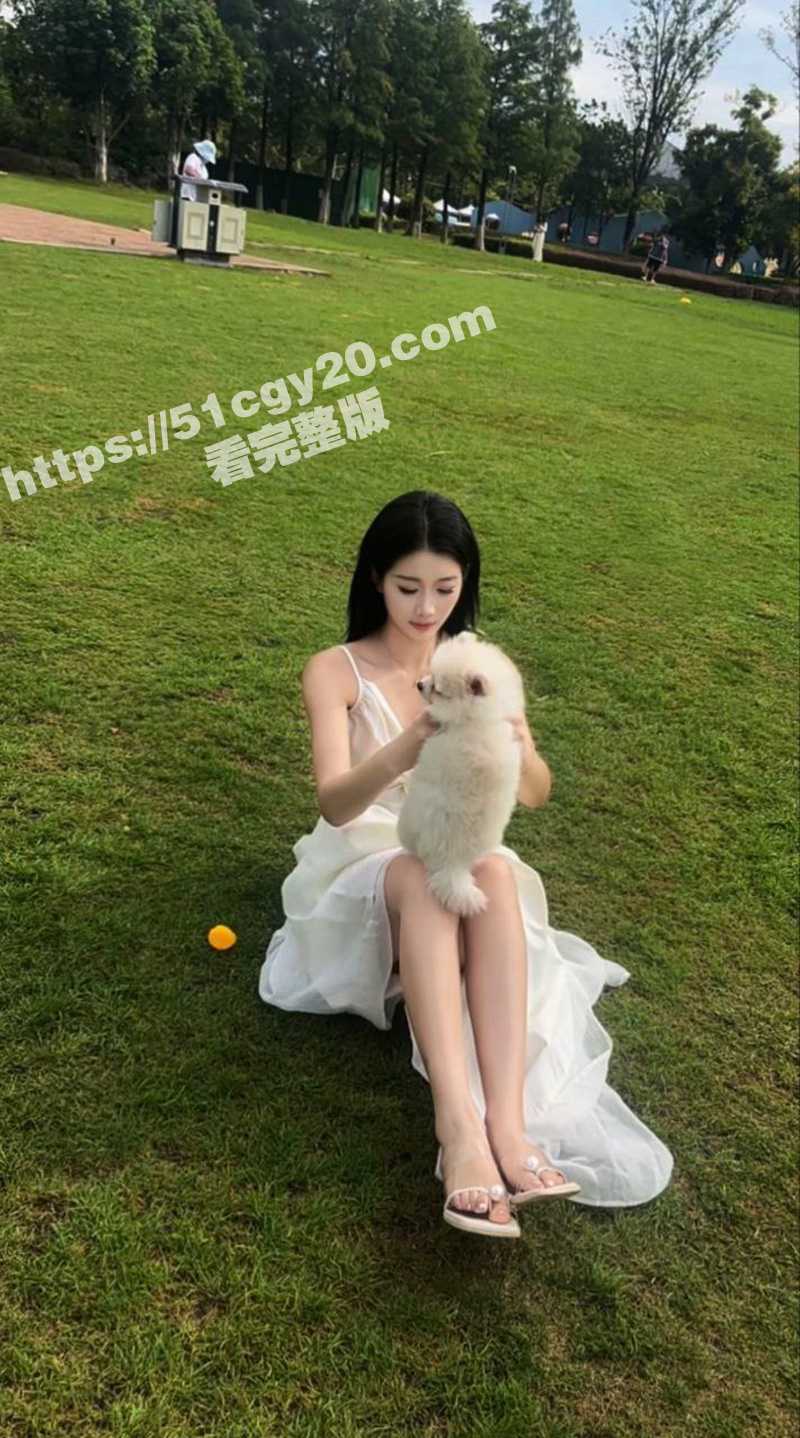 海角乱伦大神 亲爱的女儿叫我爸爸 我却射在了她的乳房上！