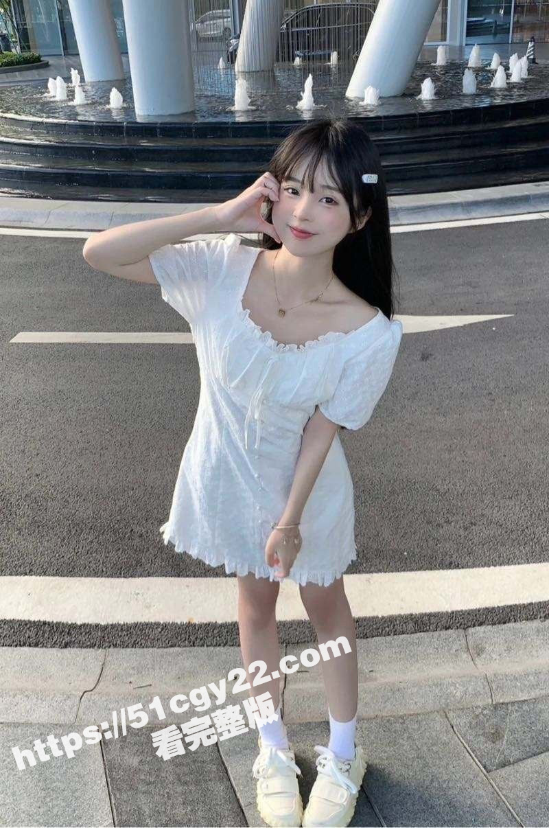 海角乱伦大神 我是奶气草莓 趁老婆做饭的时候强行后入正在洗澡的女儿骚逼