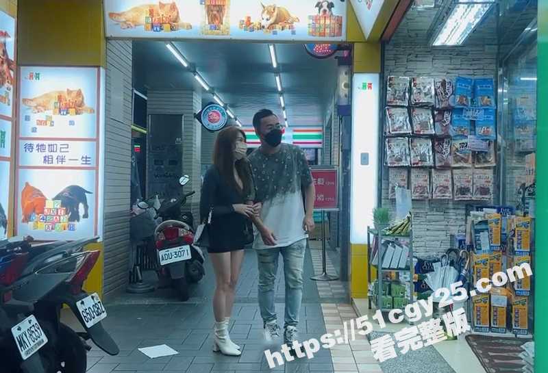 台湾网黄 小露班比 绿帽新作 老公竟找单男偷操淫妻 被干爽时竟主动骑乘 高潮淫叫无套内射！