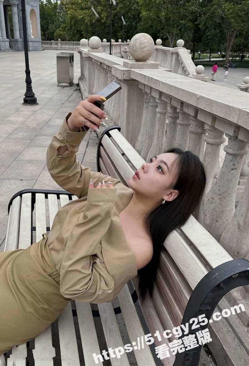 台湾巨乳纯妹 黄郁珊相关图片