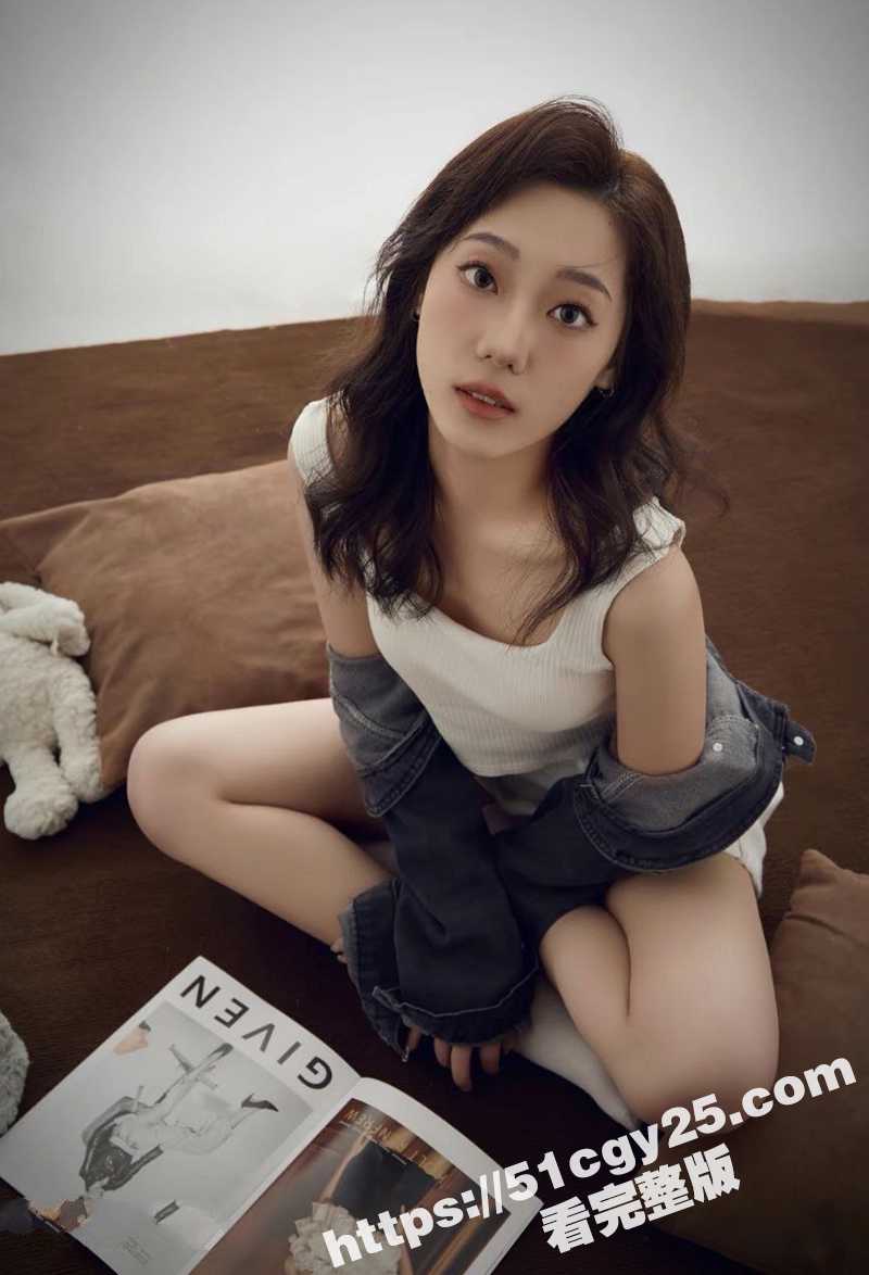 台湾巨乳纯妹 黄郁珊相关图片