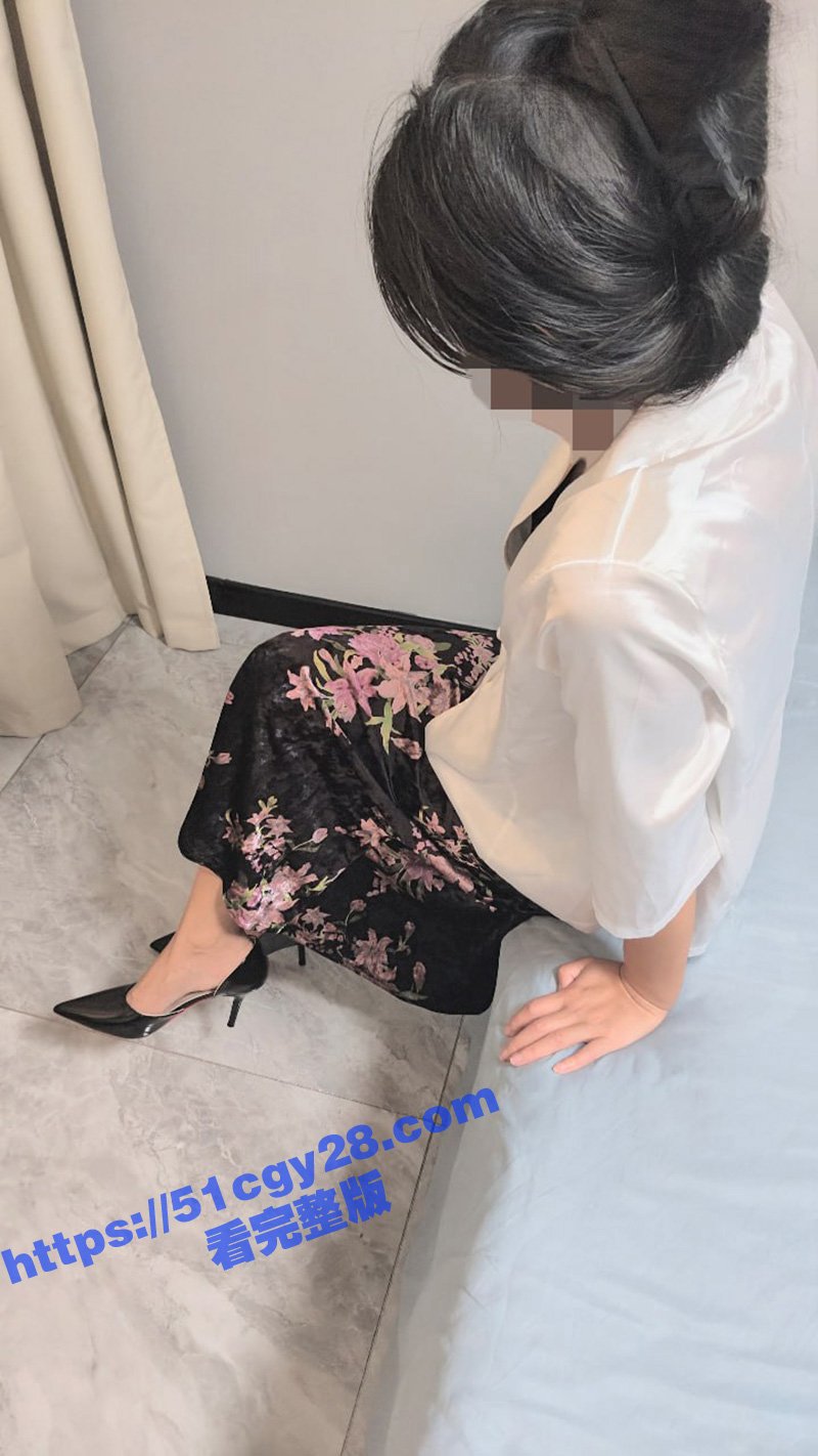 海角乱伦大神 相依为命的母子 爱上了玩弄妈妈的感觉 原来调教她会让我如此的快乐！